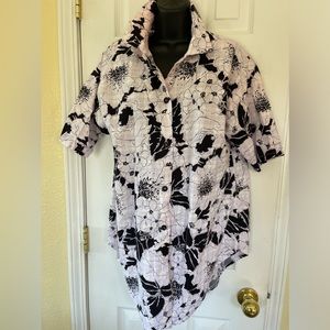 Vintage 80s!  Short-sleeve blouse.  Size 36